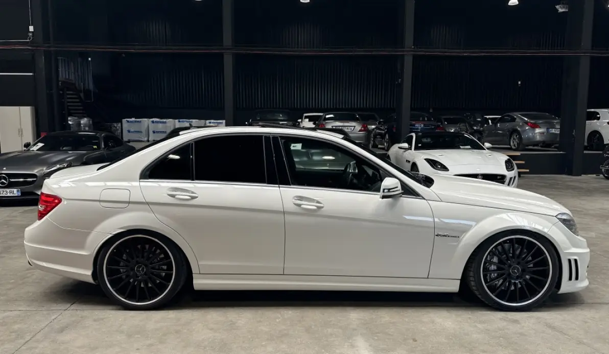 Mercedes Classe C 63 AMG 6.3L V8 487ch