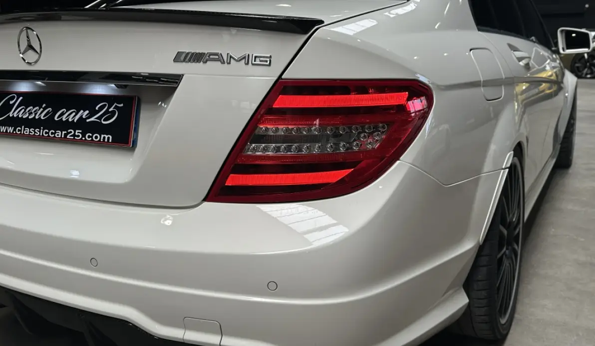 Mercedes Classe C 63 AMG 6.3L V8 487ch