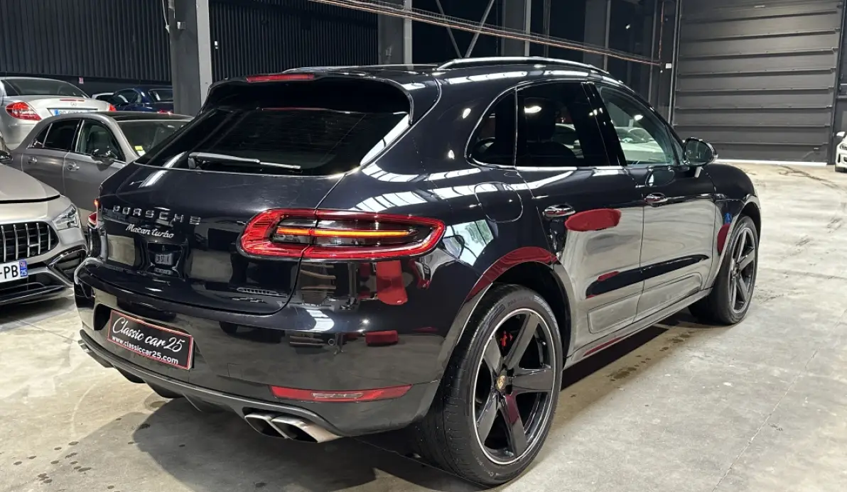 Porsche Macan Turbo 3.6 V6 400 ch