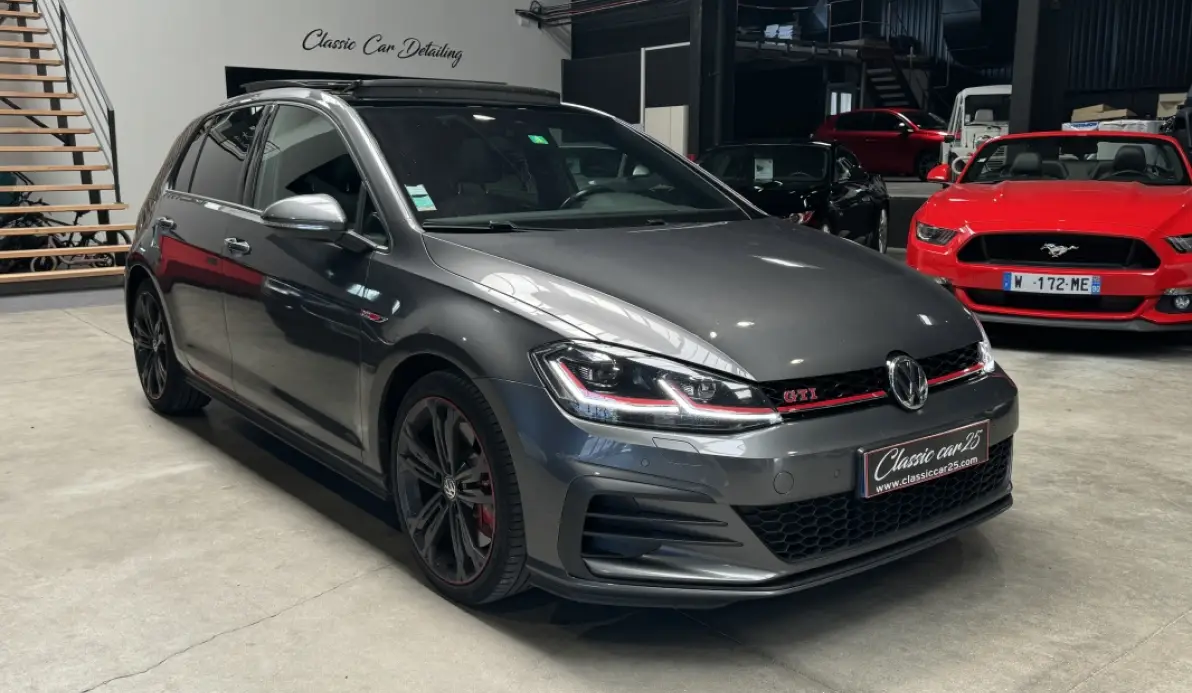 Volkswagen Golf Performance 245 CV DSG6 5P