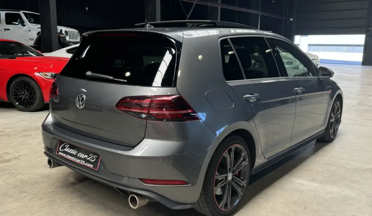 Volkswagen Golf Performance 245 CV DSG6 5P