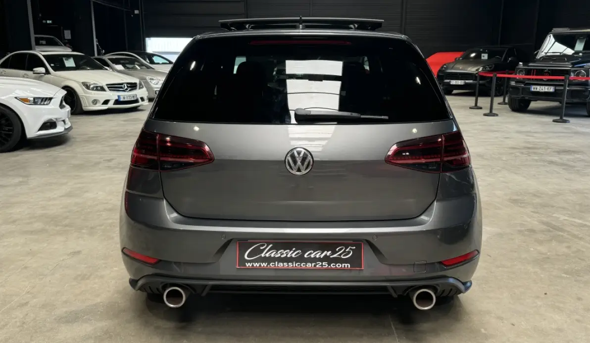 Volkswagen Golf Performance 245 CV DSG6 5P