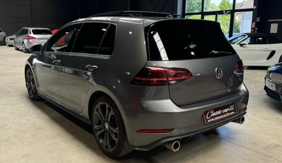 Volkswagen Golf Performance 245 CV DSG6 5P