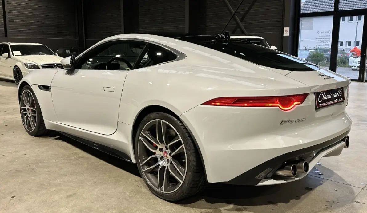 Jaguar F-Type R 550 ch BVA 