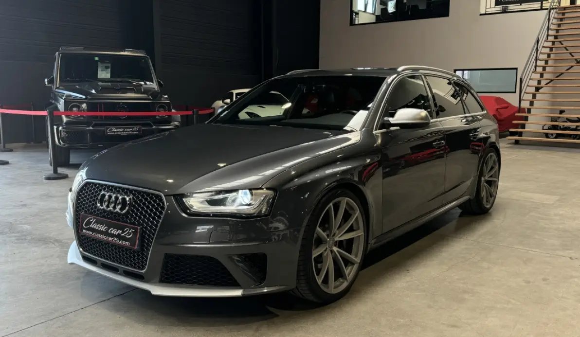 Audi RS4 AVANT 4.2 V8 FSI 450CH QUATTRO S TRONIC 7