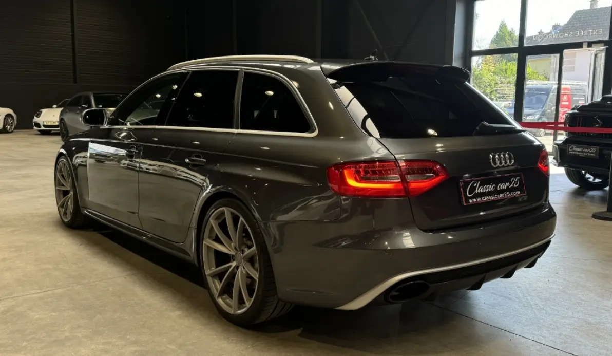 Audi RS4 AVANT 4.2 V8 FSI 450CH QUATTRO S TRONIC 7