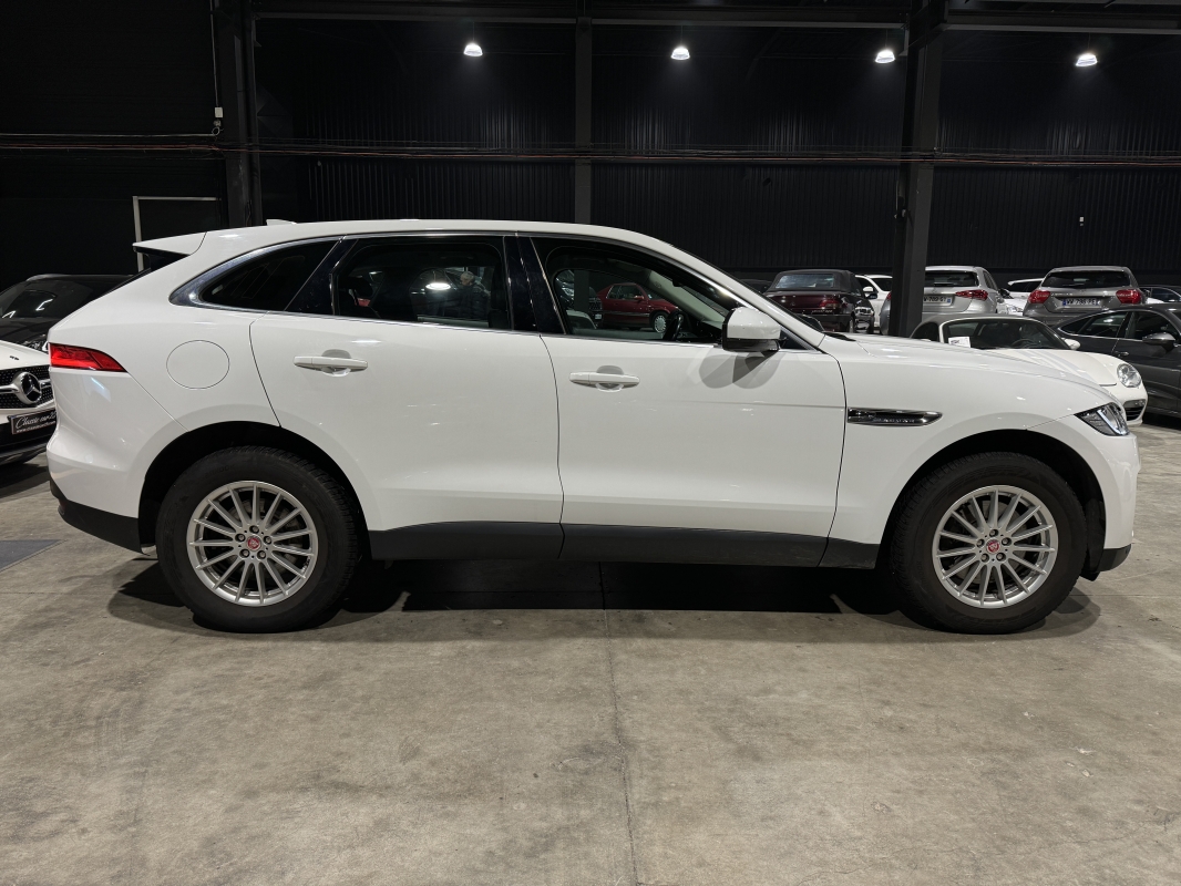 Jaguar F-Pace V6 3.0D 300CH R-SPORT 4X4 BVA8