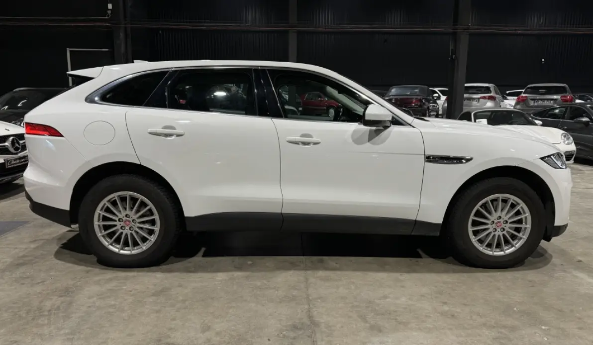 Jaguar F-Pace V6 3.0D 300CH R-SPORT 4X4 BVA8