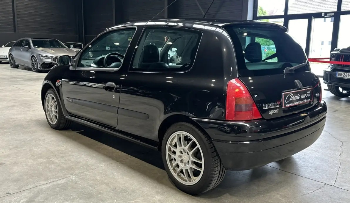 Renault Clio RS 2.0 16V 172CH ph1 3P