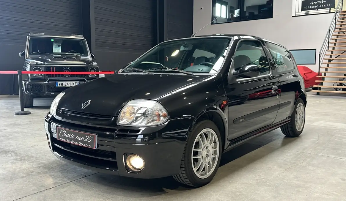 Renault Clio RS 2.0 16V 172CH ph1 3P