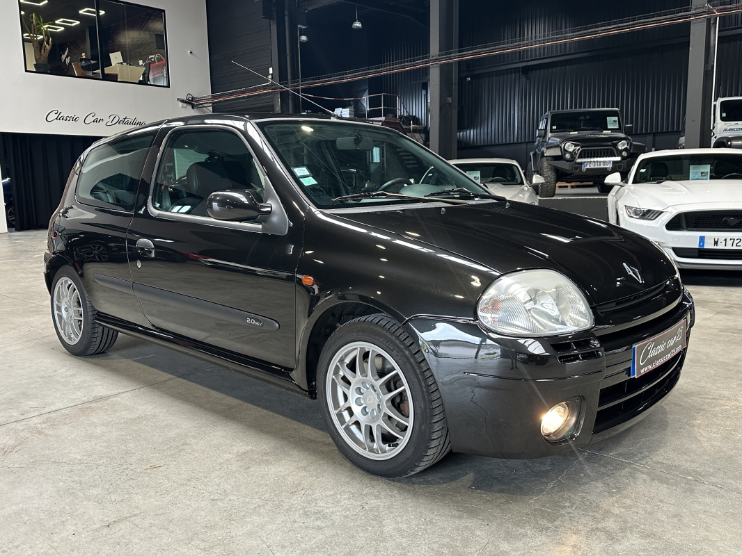 Renault Clio RS 2.0 16V 172CH ph1 3P